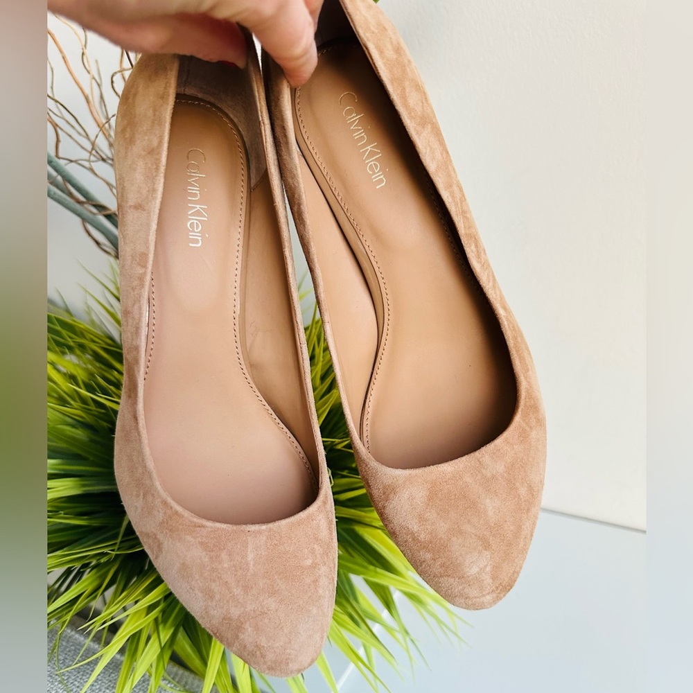 Calvin Klein | Suede Tan Elegant Pumps